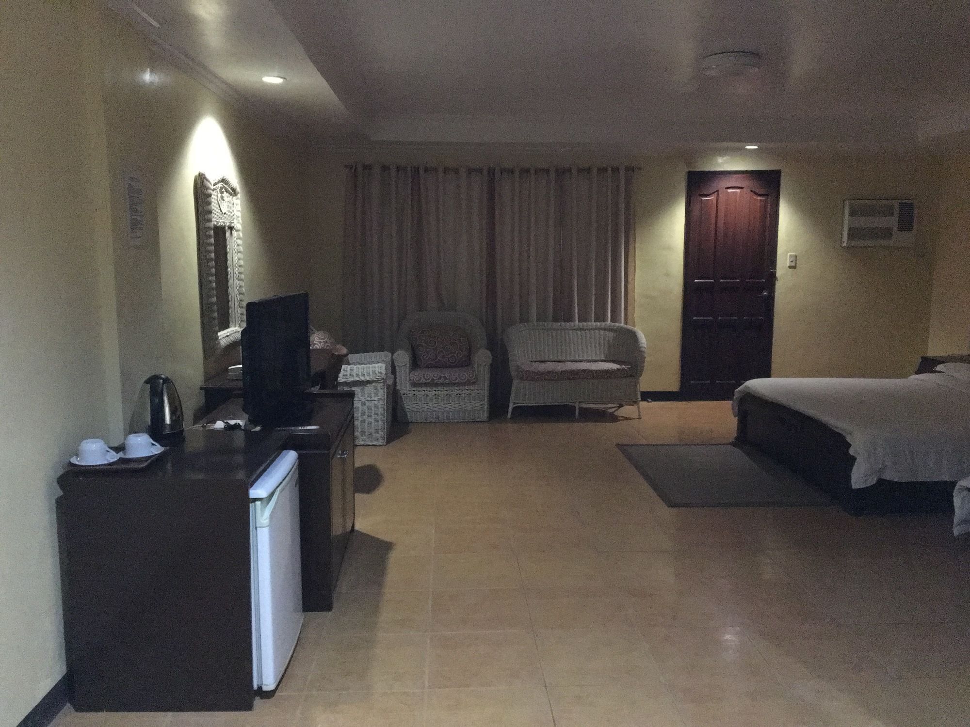Oro Beach Resort Malay Exterior photo